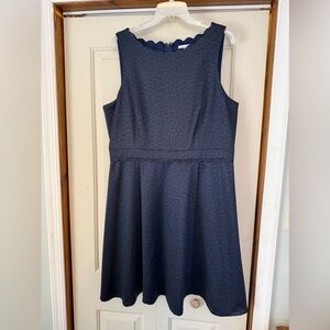 Sleeveless scalloped neckline denim inspired dress by Elle. XL great condition.